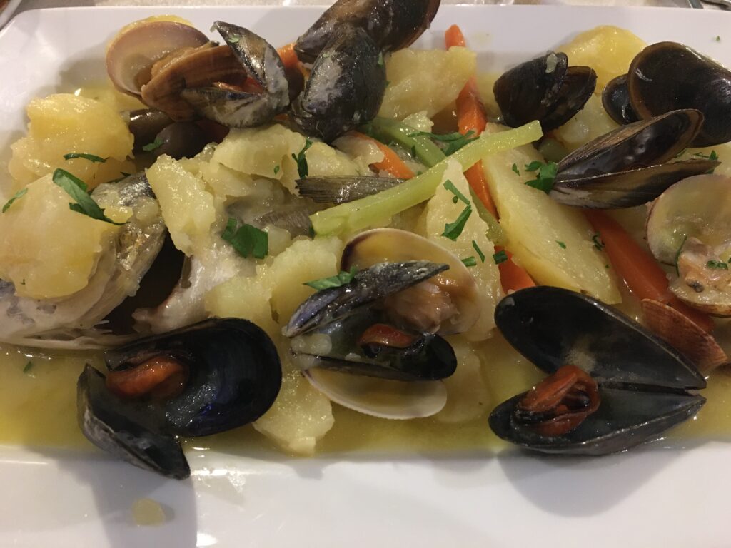 What to eat in Alghero: seafood dish